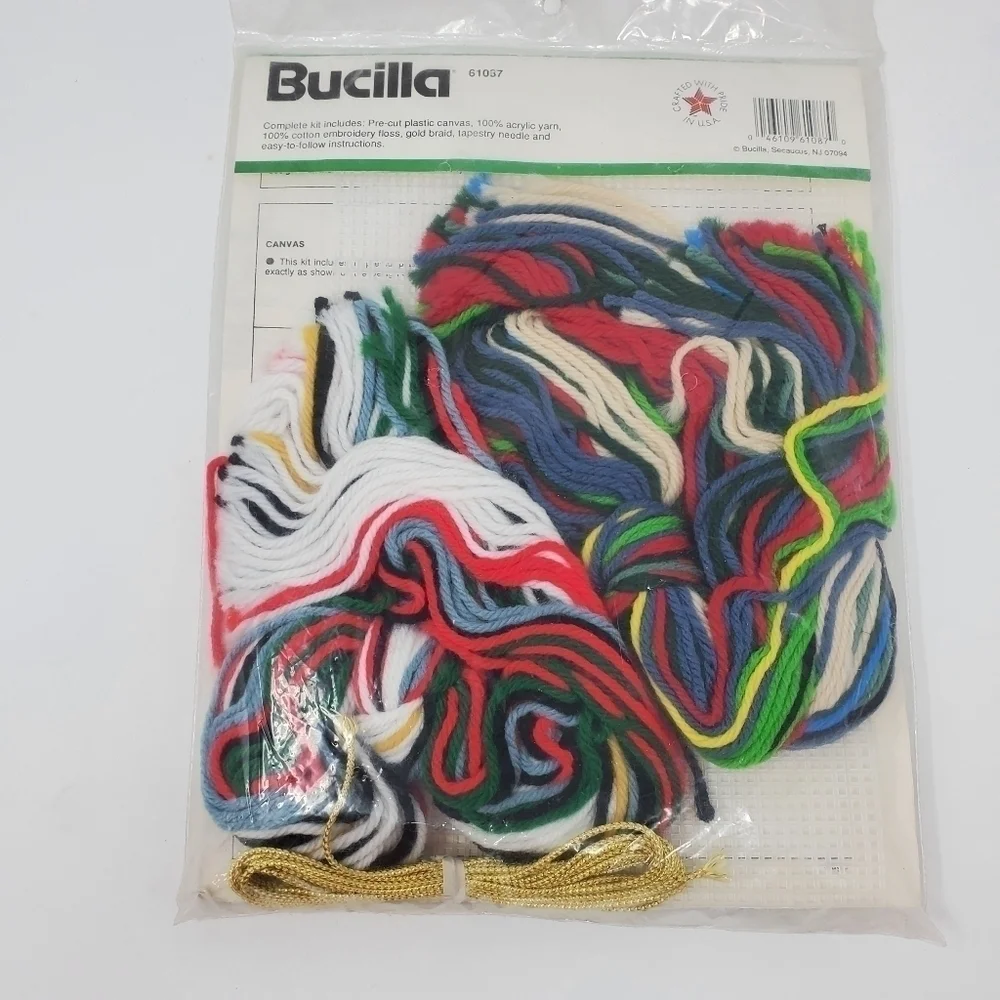 NOS BUCILLA CHRISTMAS ORNAMENT CRAFT KITS SET OF 2 PLASTIC CANVAS SANTA ANTIQUES